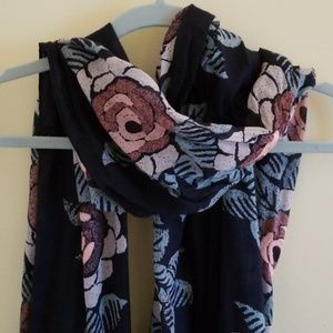 Beautiful Ann Taylor Rose Print Scarf!